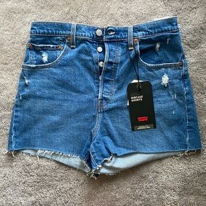 NWT LEVI’S ribcage Jive Outlasted Medium Wash super high rise premium size 30